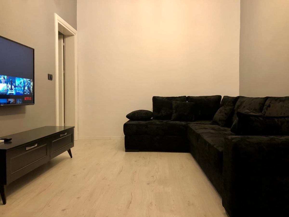 Nikki 3 Apartment *